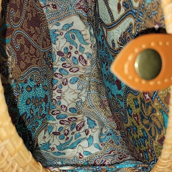 Bohemian Round Woven Straw Leather Crossbody Bag - Picture 10 of 11